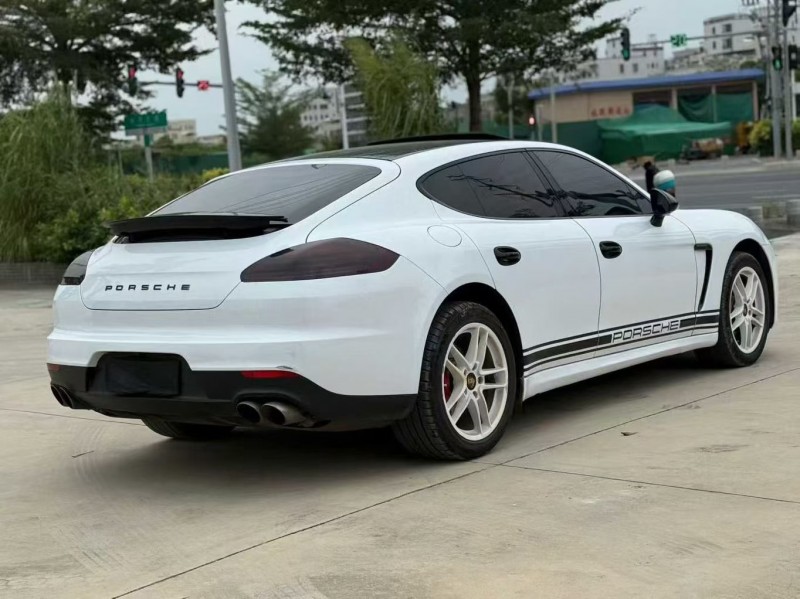 广州16年保时捷帕拉梅拉8