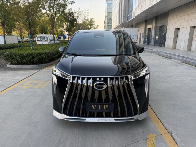 济宁23年传祺M81