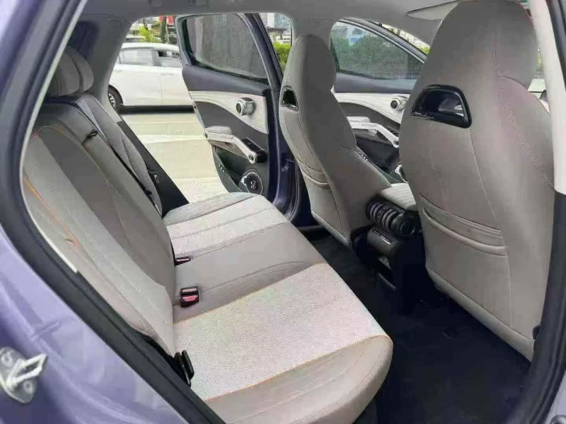 佛山23年比亚迪元9