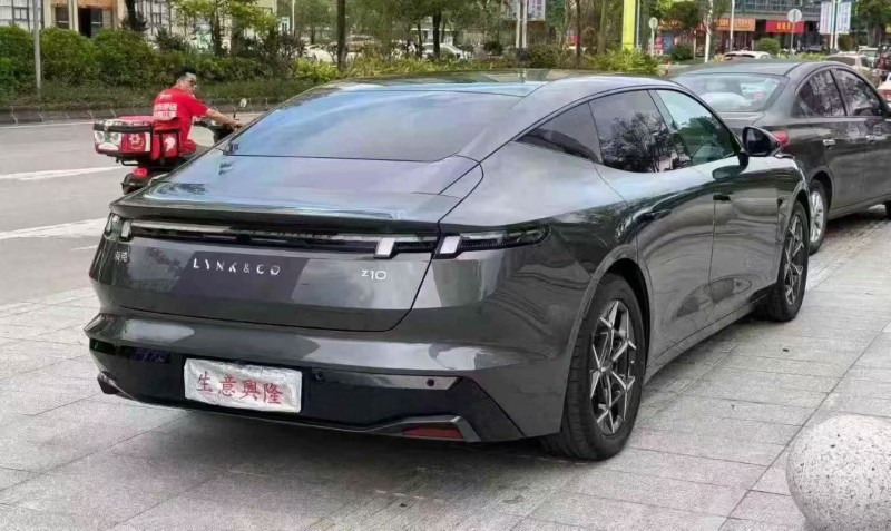 汕头25年领克Z108