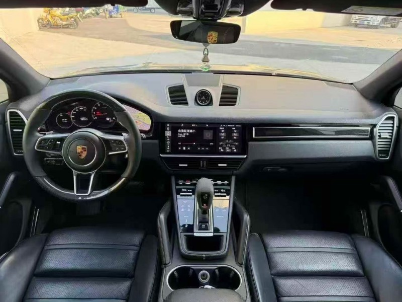 汕头18年保时捷卡宴6