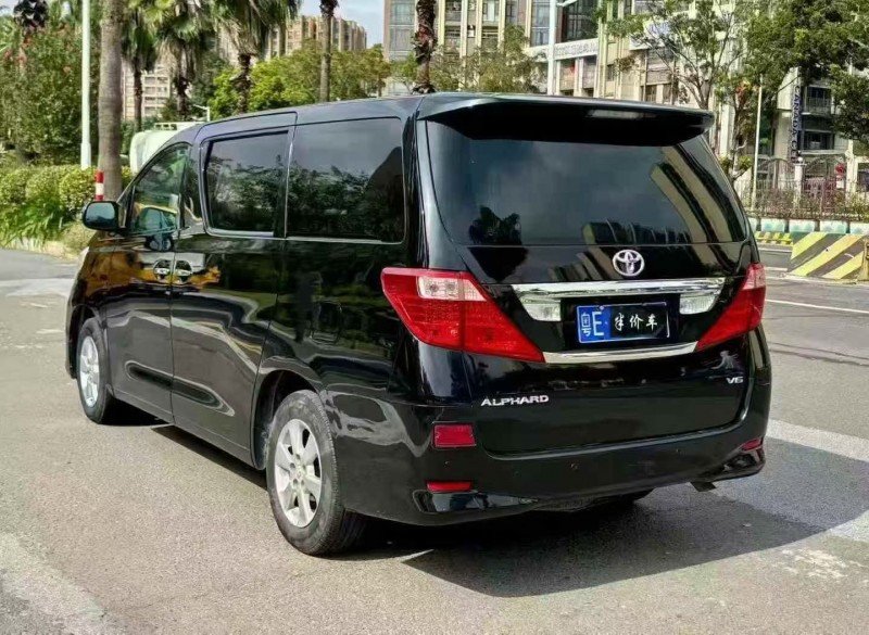 汕头10年丰田埃尔法7