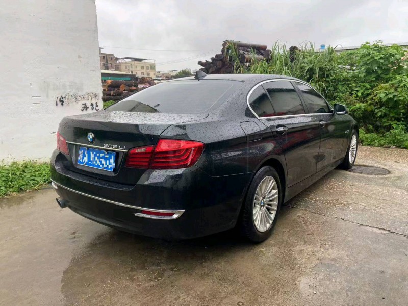 广州16年宝马5系9