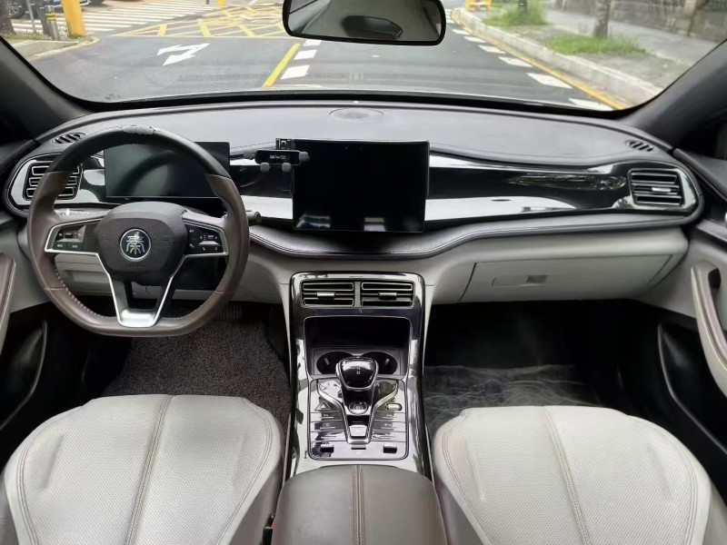 深圳23年比亚迪秦5