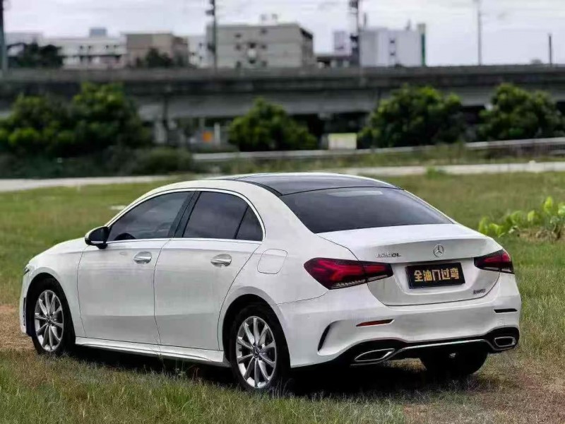 江门22年奔驰A8