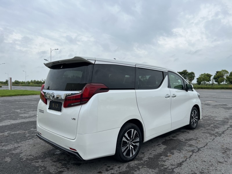 盐城18年丰田埃尔法8