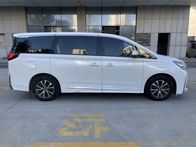 济宁22年传祺M86