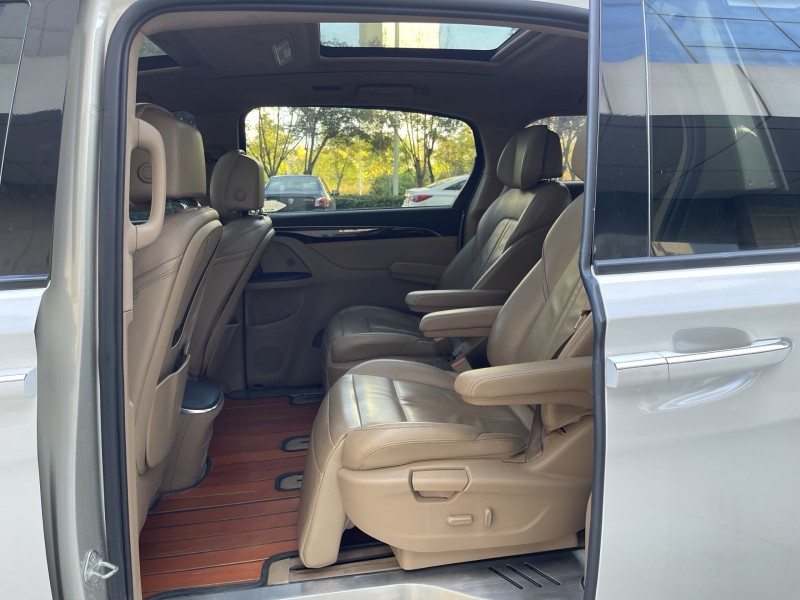 济宁18年别克GL84