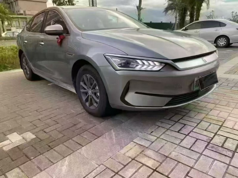 海口25年比亚迪秦3