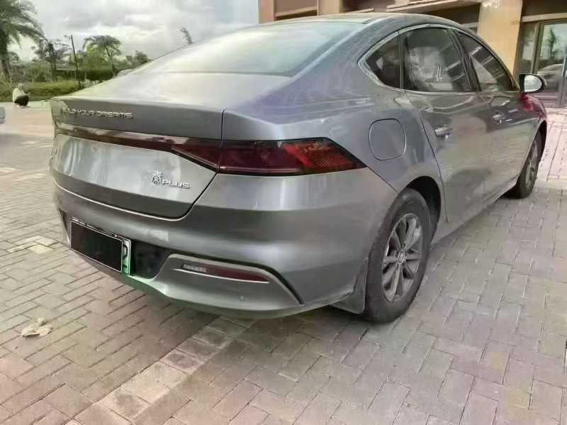 海口25年比亚迪秦8