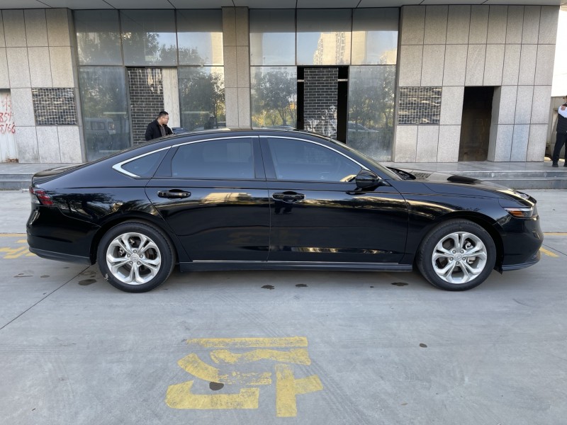 济宁24年本田雅阁8