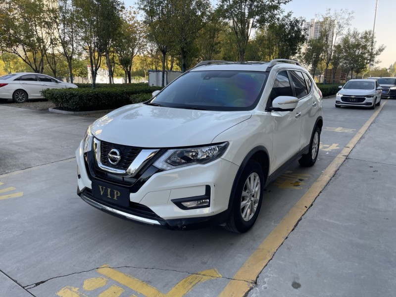 济宁20年日产奇骏2