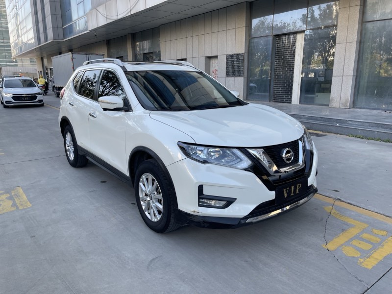 济宁20年日产奇骏3