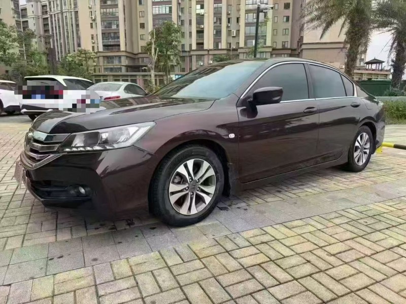 海口15年本田雅阁3