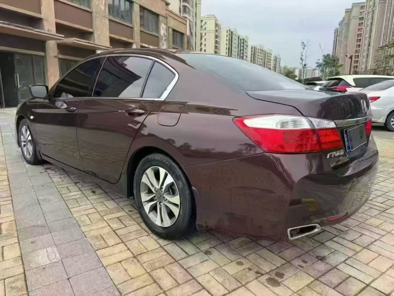 海口15年本田雅阁8