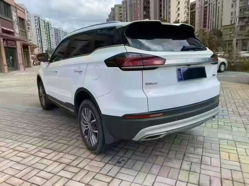 海口20年吉利博越7