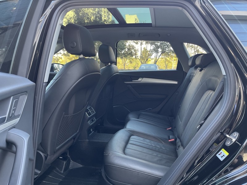 济宁21年奥迪Q56