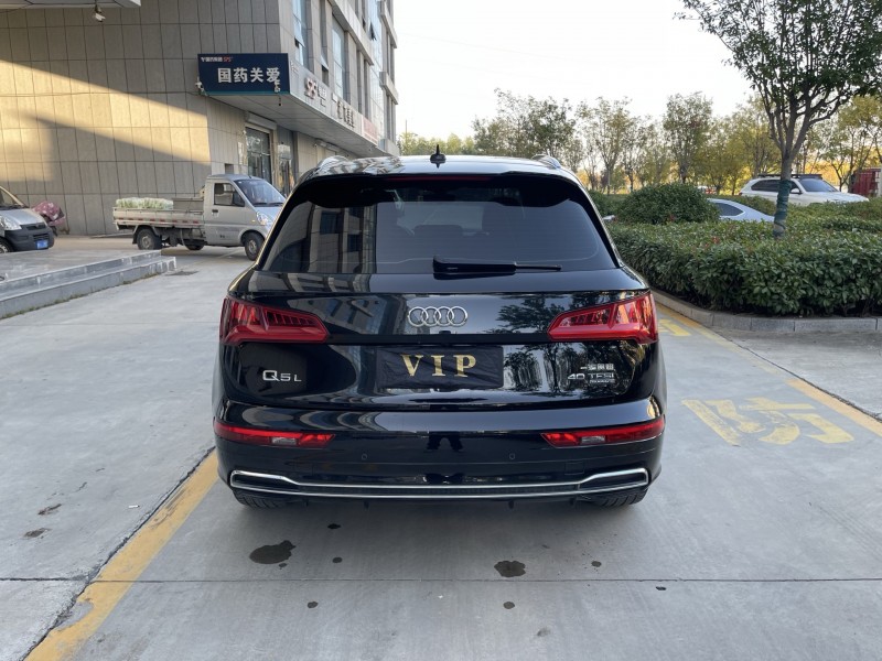 济宁21年奥迪Q59
