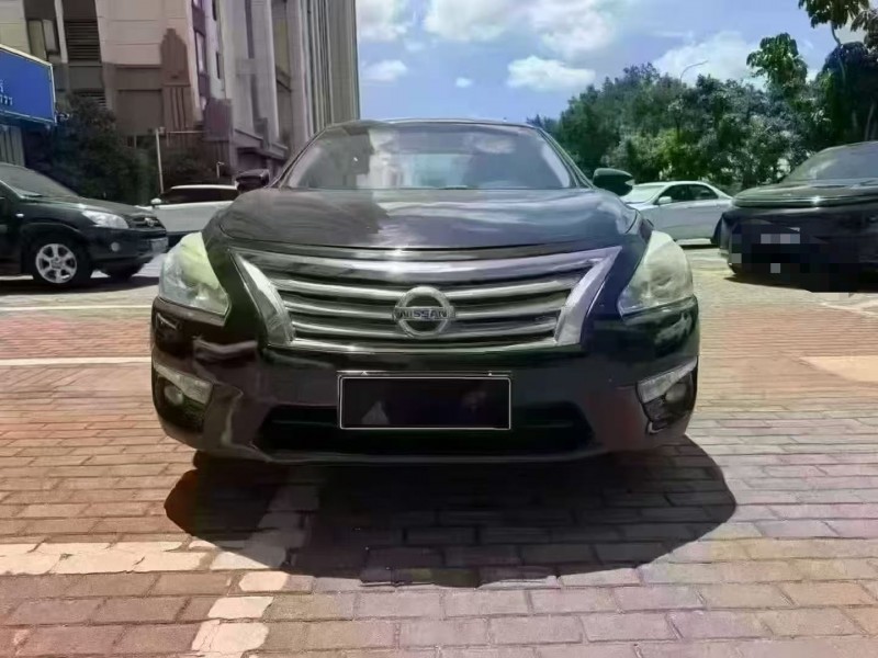 海口15年日产天籁1