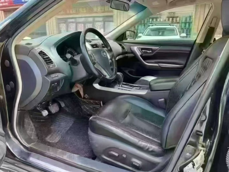 海口15年日产天籁4