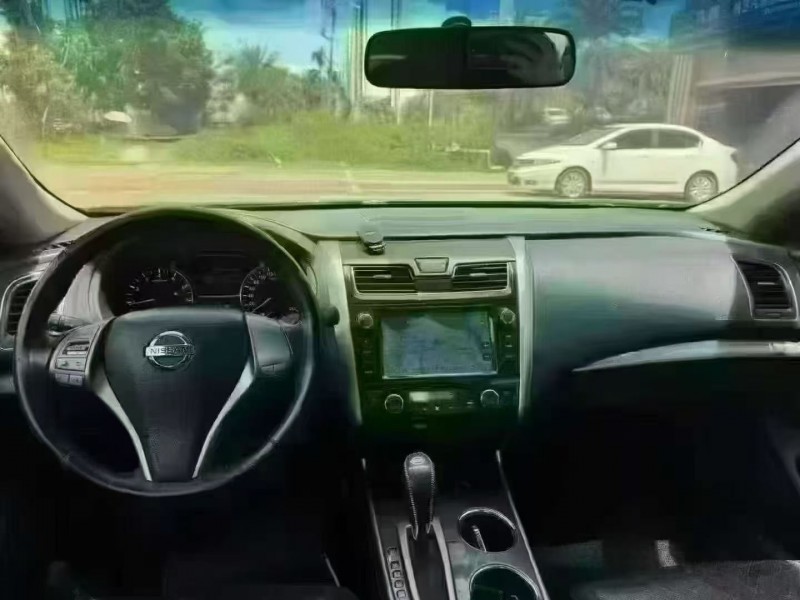 海口15年日产天籁5