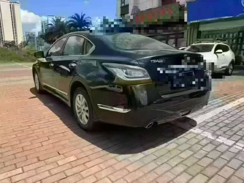 海口15年日产天籁7