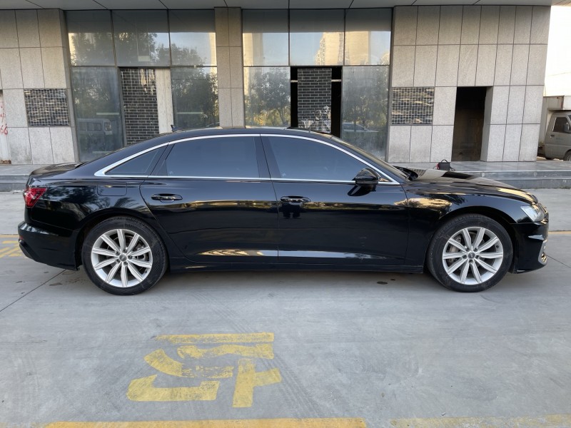 济宁22年奥迪A6L7