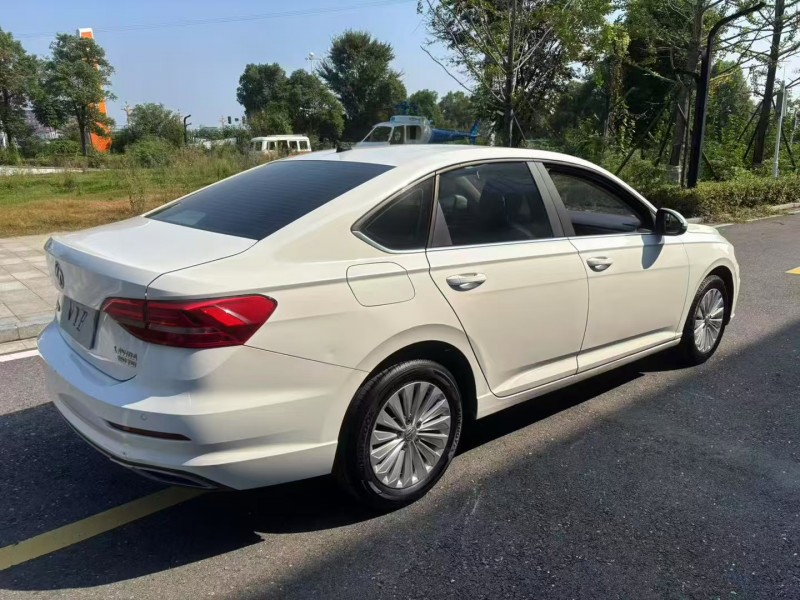 常德20年大众朗逸8