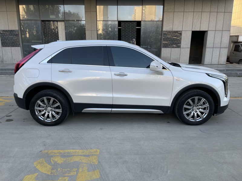 济宁20年凯迪拉克XT47