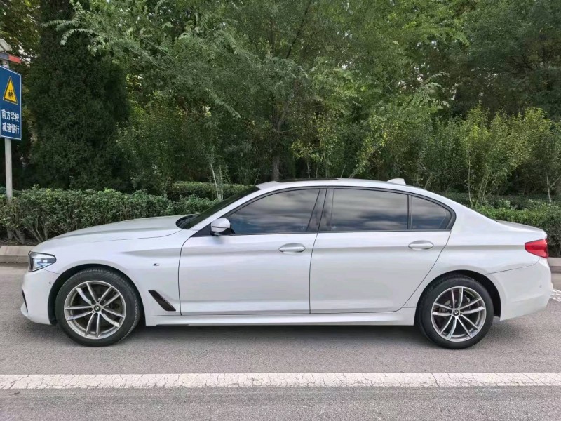 滨州19年宝马5系3