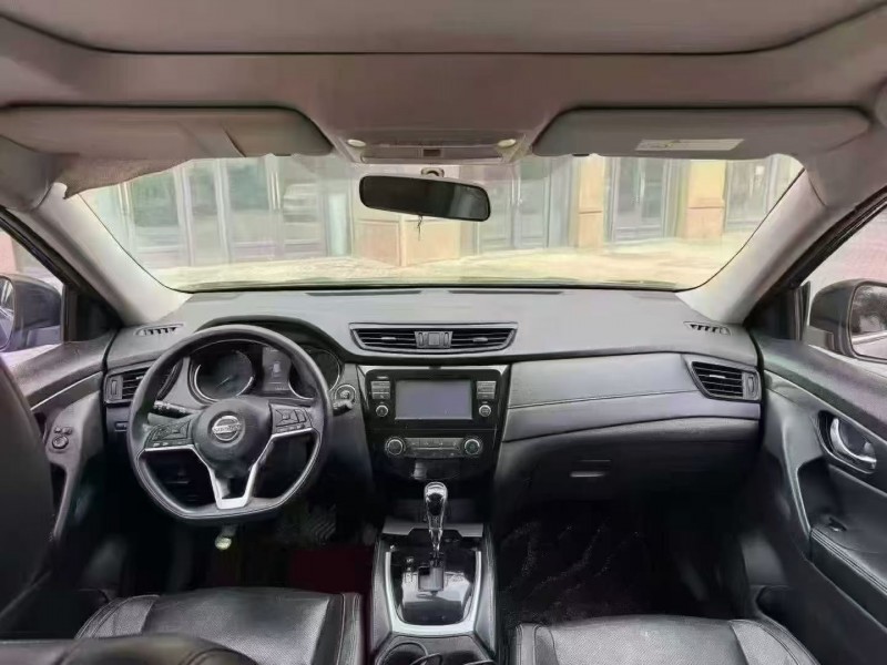 海口18年日产奇骏4