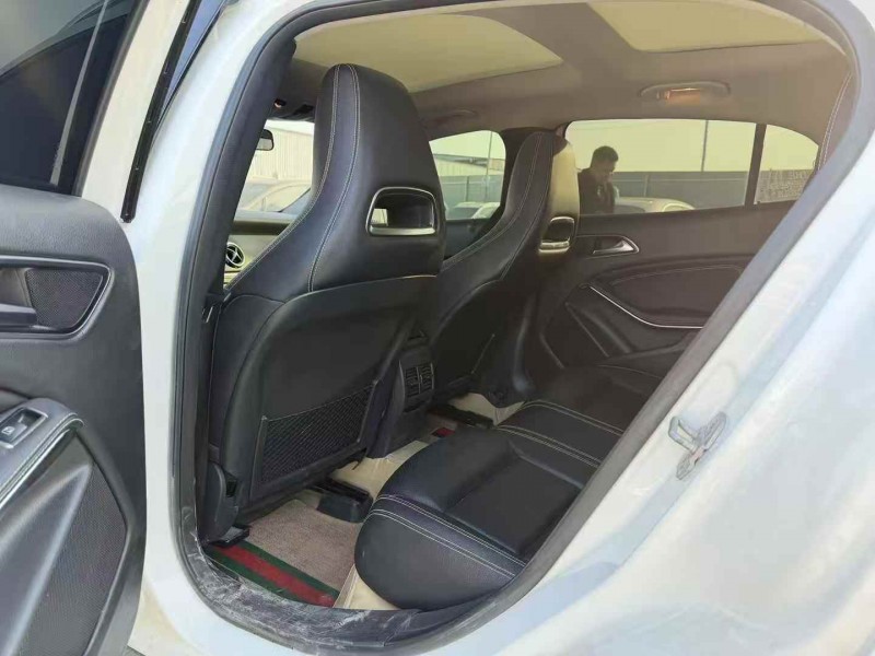 乌鲁木齐17年奔驰GLA9