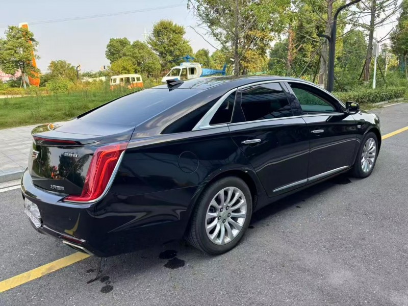 常德18年凯迪拉克XTS8