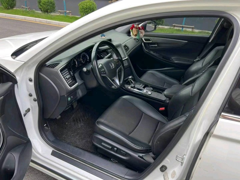 徐州16年本田思铂睿6