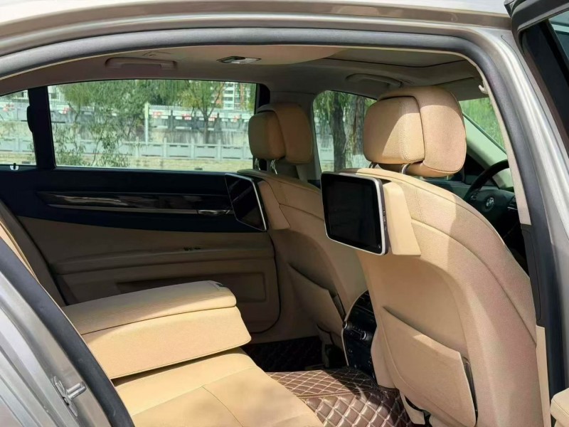 宝鸡13年宝马7系4