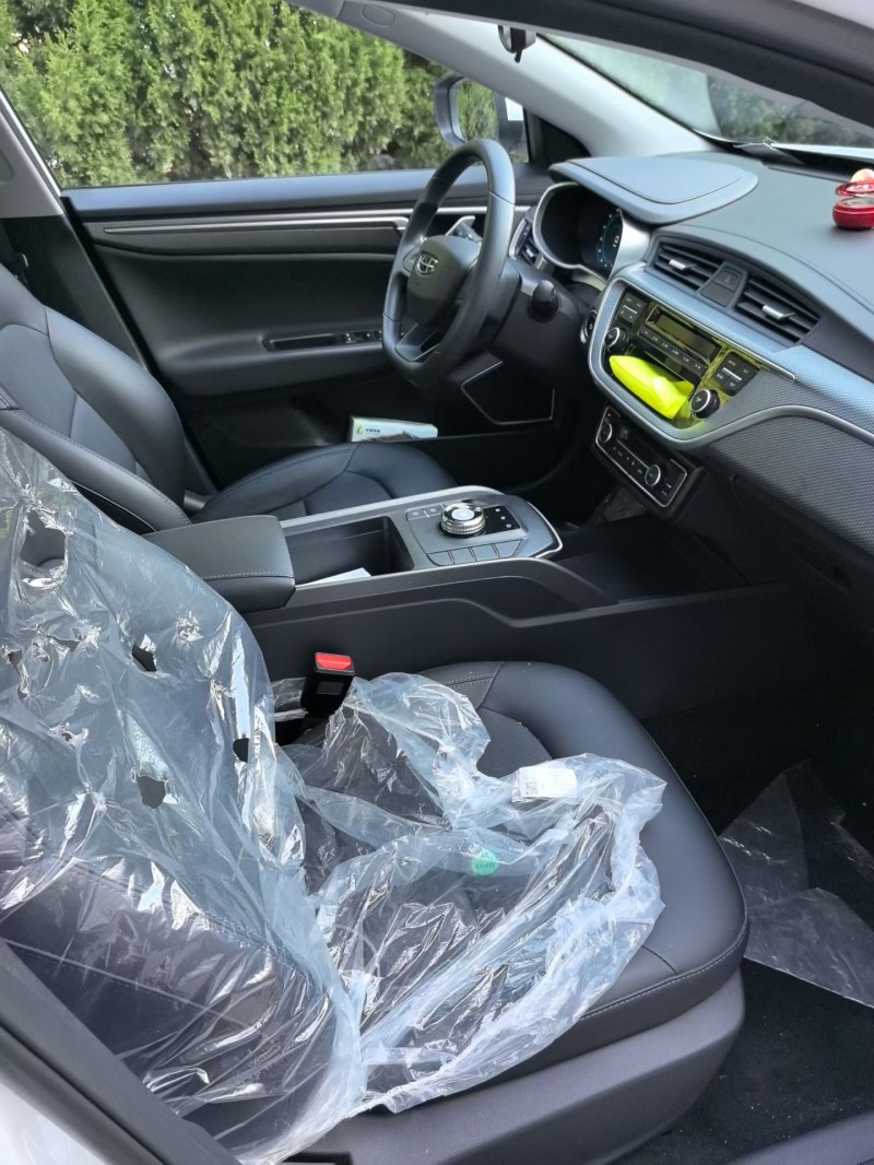 青岛24年吉利帝豪5