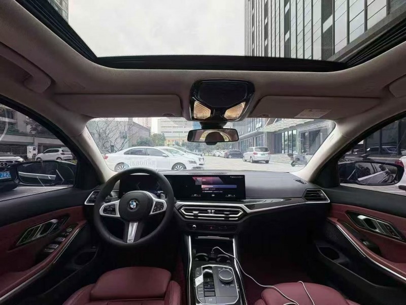 张家界23年宝马3系9