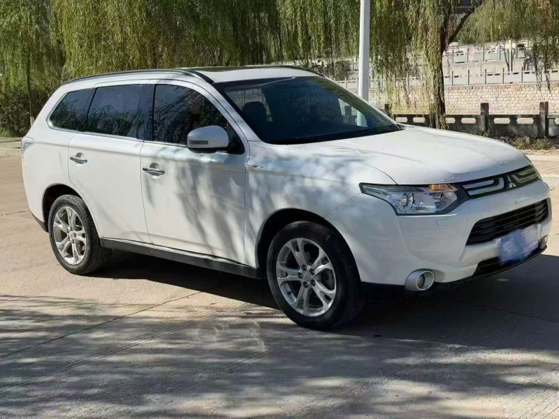 枣庄13年三菱欧蓝德2