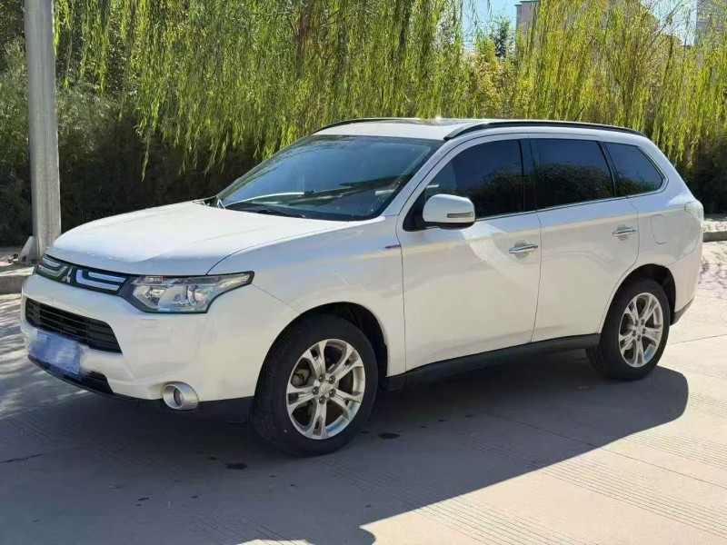 枣庄13年三菱欧蓝德3