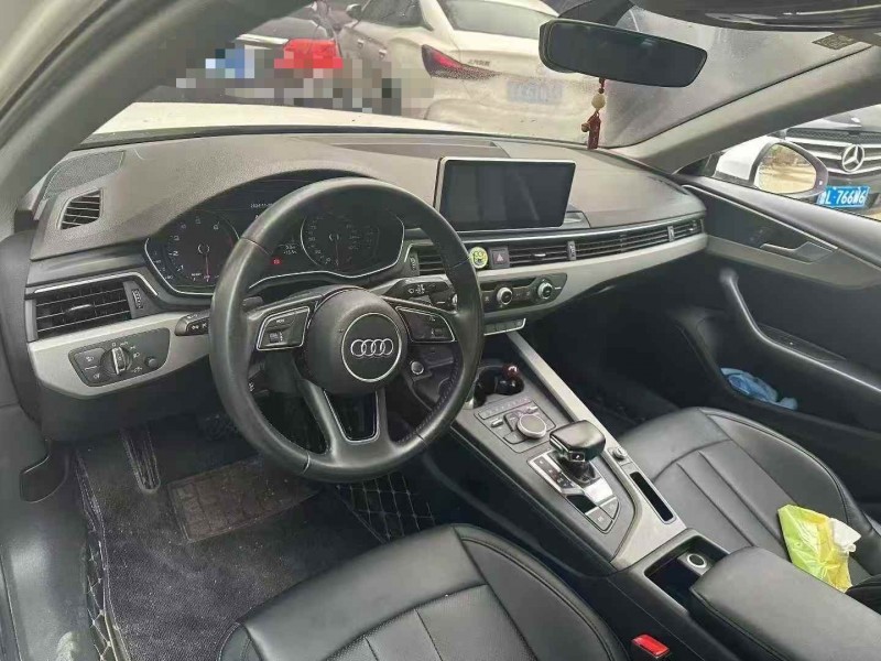 济宁18年奥迪A4L4