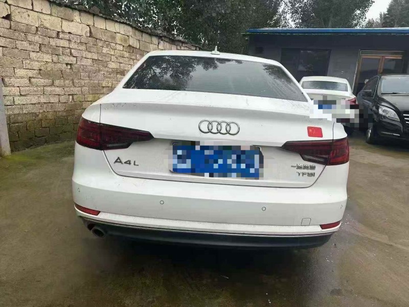 济宁18年奥迪A4L9