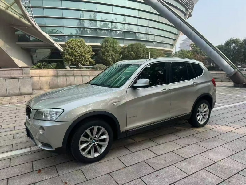 南京13年宝马X32