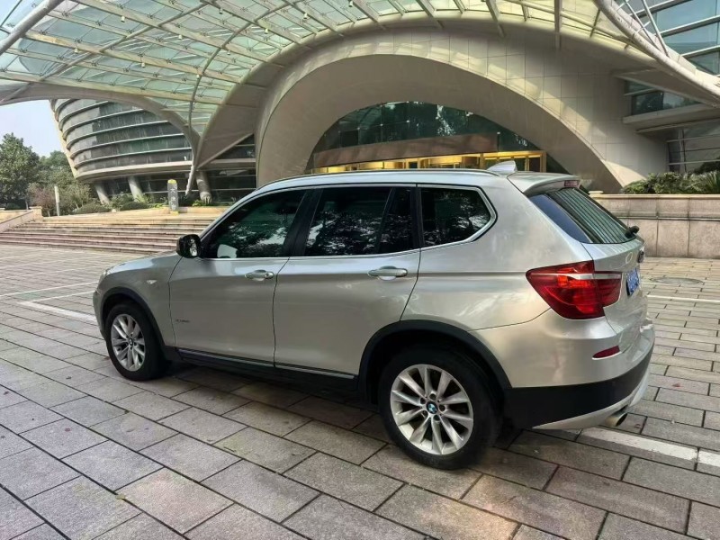 南京13年宝马X38