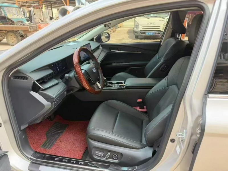 桂林24年丰田凯美瑞5