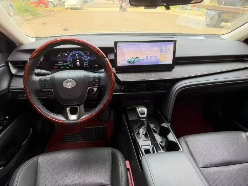 桂林24年丰田凯美瑞7