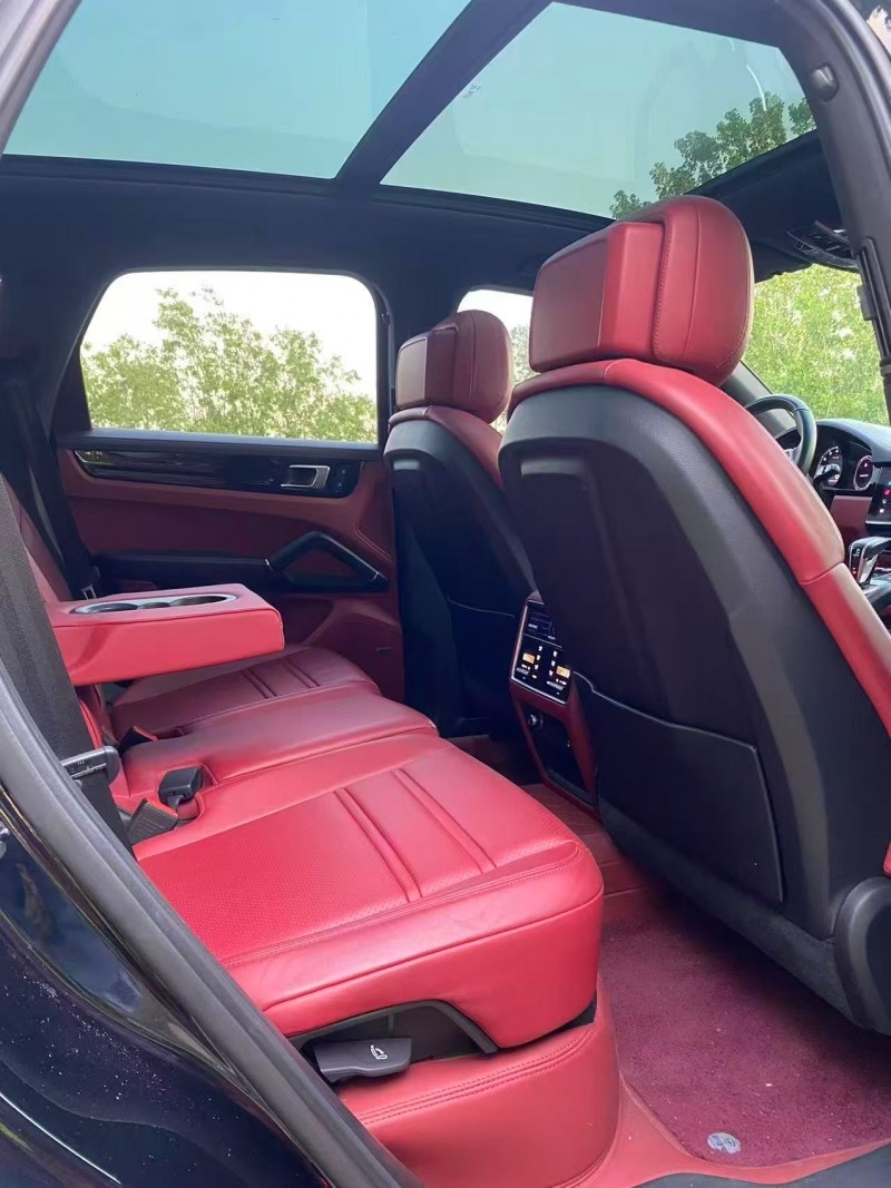 日照23年保时捷卡宴3