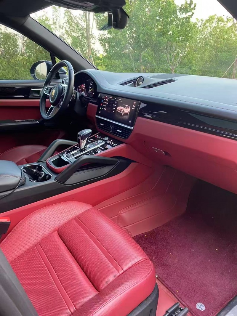 日照23年保时捷卡宴4