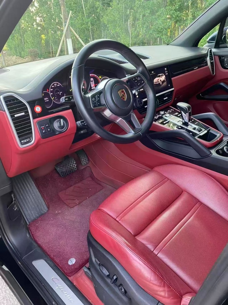 日照23年保时捷卡宴5