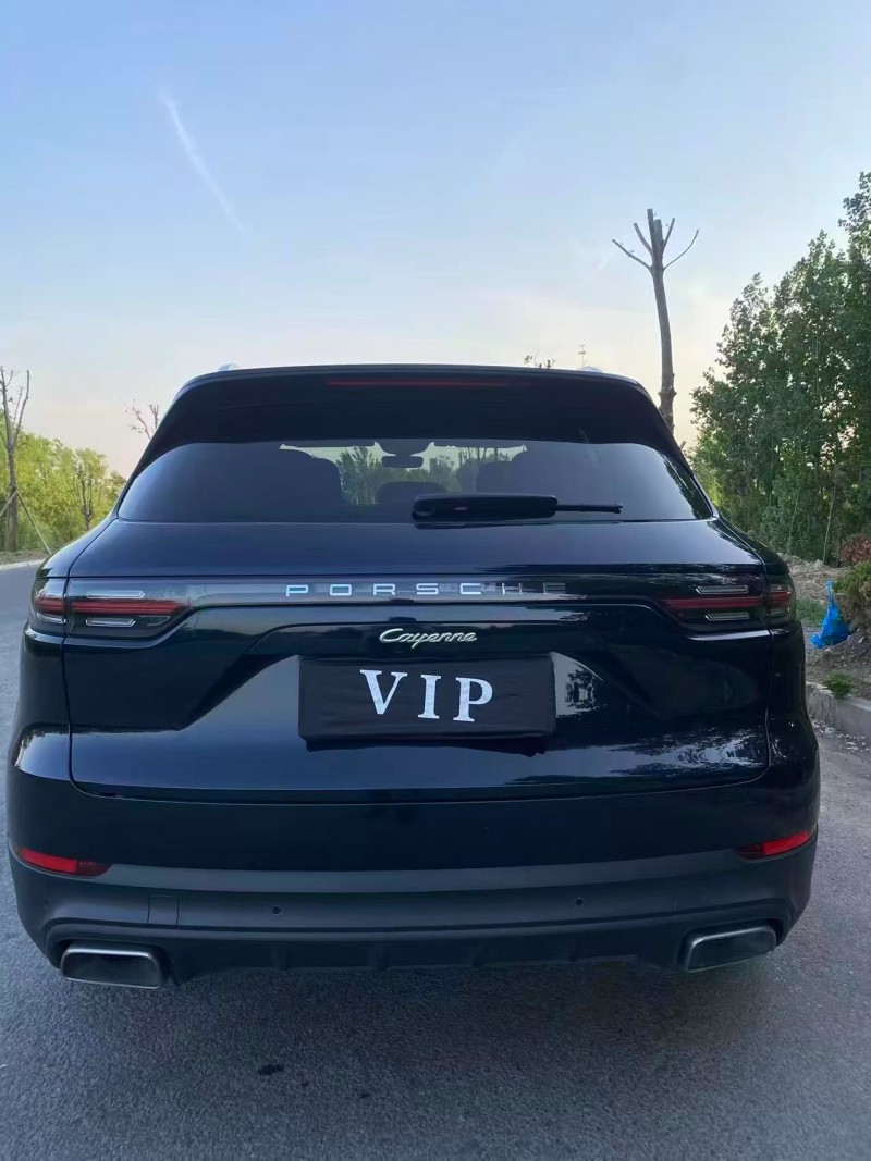 日照23年保时捷卡宴9