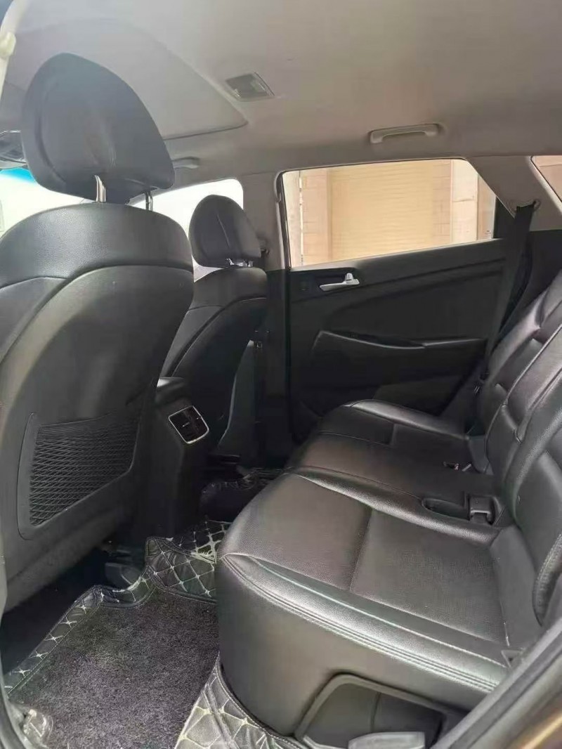 九江18年现代途胜5